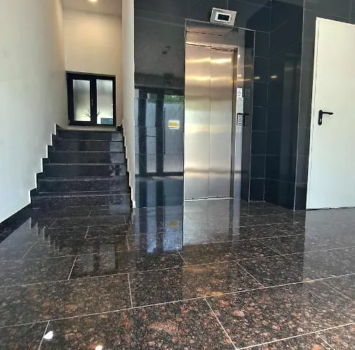Ris Dublu Universitate, Centrul Vechi דירה בוקרשט
