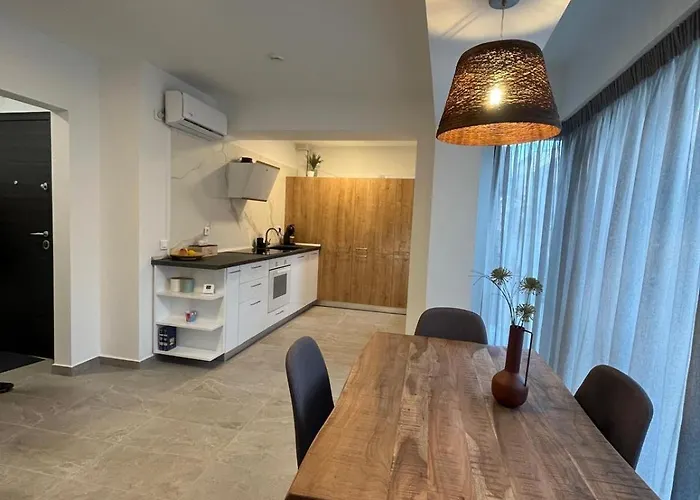 Ris Dublu Universitate, Centrul Vechi * 布加勒斯特